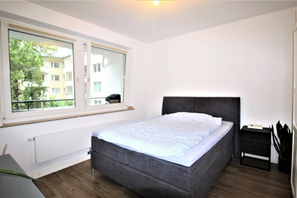 Immobilienangebot - Düsseldorf - Alle - Düsseltal: gut geschnittene und gepflegte 2 Zimmerwohnung mit Loggia und Garage in guter Lage