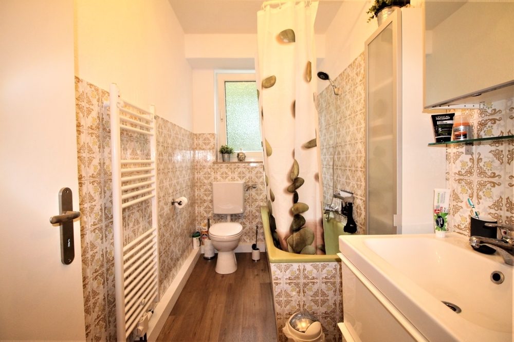 Immobilienangebot - Düsseldorf - Alle - Düsseltal: gut geschnittene und gepflegte 2 Zimmerwohnung mit Loggia und Garage in guter Lage