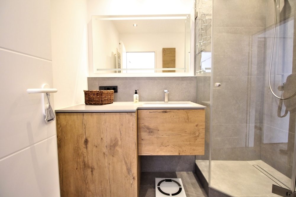 Immobilienangebot - Düsseldorf / Derendorf - Alle - Derendorf: moderne 3 - Zimmer Penthousewohnung mit großer Sonnenterrasse und Wintergarten