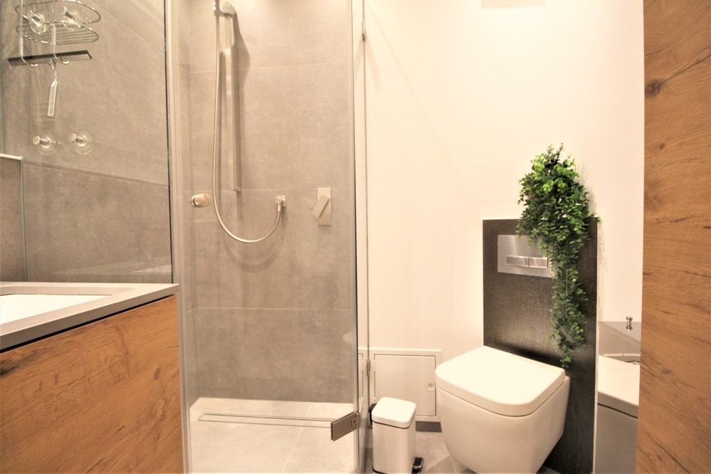 Immobilienangebot - Düsseldorf / Derendorf - Alle - Derendorf: moderne 3 - Zimmer Penthousewohnung mit großer Sonnenterrasse und Wintergarten