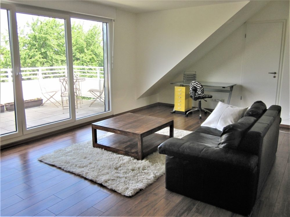 Immobilienangebot - Düsseldorf / Lörick - Alle - Lörick: voll möblierte 2- Zimmer ETW mit toller Dachterrasse und TG-Stellplatz in gefragter Lage