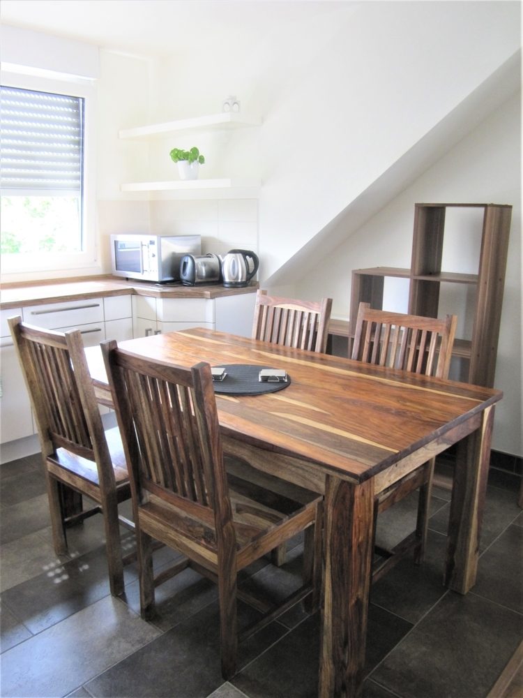 Immobilienangebot - Düsseldorf / Lörick - Alle - Lörick: voll möblierte 2- Zimmer ETW mit toller Dachterrasse und TG-Stellplatz in gefragter Lage