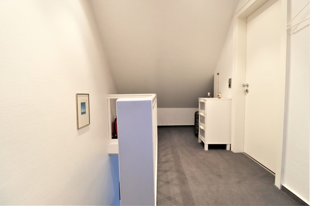 Immobilienangebot - Düsseldorf / Gerresheim - Alle - Gerresheim: zwei gepflegte Dreifamilienhäuser im Paket mit insgesamt 6 Wohneinheiten in guter Lage