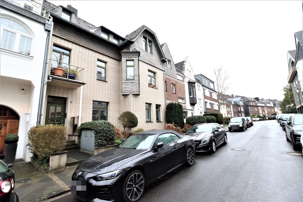 Immobilienangebot - Düsseldorf / Gerresheim - Alle - Gerresheim: zwei gepflegte Dreifamilienhäuser im Paket mit insgesamt 6 Wohneinheiten in guter Lage