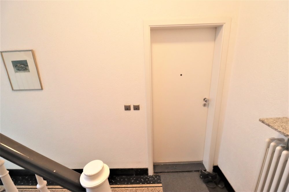 Immobilienangebot - Düsseldorf / Gerresheim - Alle - Gerresheim: zwei gepflegte Dreifamilienhäuser im Paket mit insgesamt 6 Wohneinheiten in guter Lage