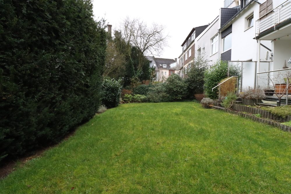 Immobilienangebot - Düsseldorf / Gerresheim - Alle - Gerresheim: zwei gepflegte Dreifamilienhäuser im Paket mit insgesamt 6 Wohneinheiten in guter Lage
