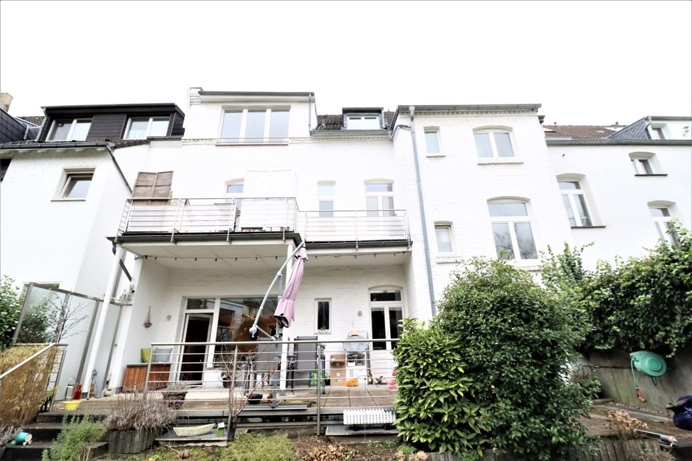Immobilienangebot - Düsseldorf / Gerresheim - Alle - Gerresheim: zwei gepflegte Dreifamilienhäuser im Paket mit insgesamt 6 Wohneinheiten in guter Lage