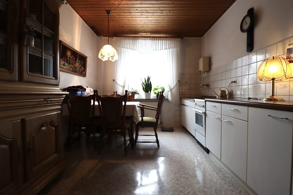Immobilienangebot - Mönchengladbach / Neuwerk - Alle - MG-Neuwerk: gepflegtes und geräumiges Reihenmittelhaus mit 2 Stellplätzen und großem Garten!