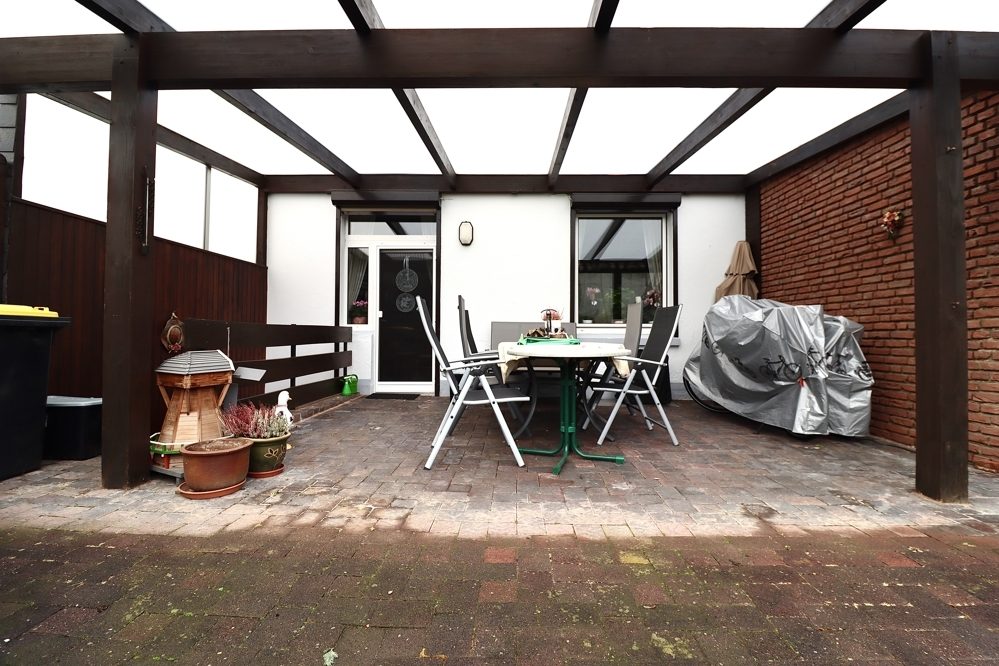 Immobilienangebot - Mönchengladbach / Neuwerk - Alle - MG-Neuwerk: gepflegtes und geräumiges Reihenmittelhaus mit 2 Stellplätzen und großem Garten!