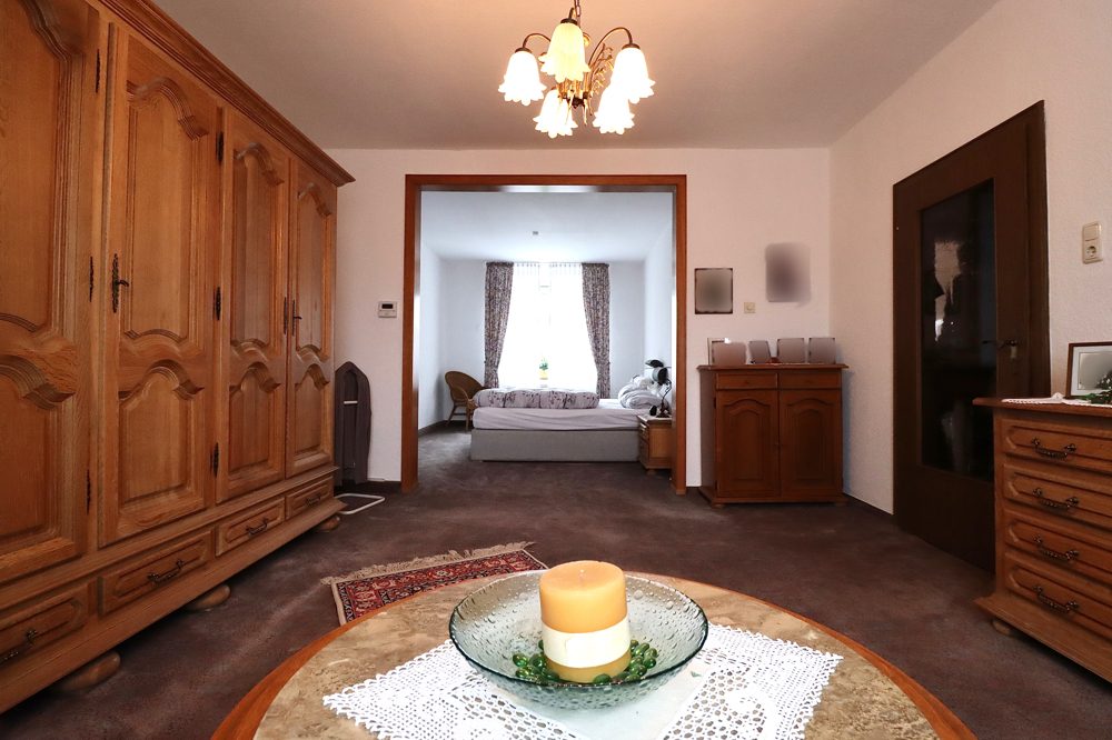 Immobilienangebot - Mönchengladbach / Neuwerk - Alle - MG-Neuwerk: gepflegtes und geräumiges Reihenmittelhaus mit 2 Stellplätzen und großem Garten!