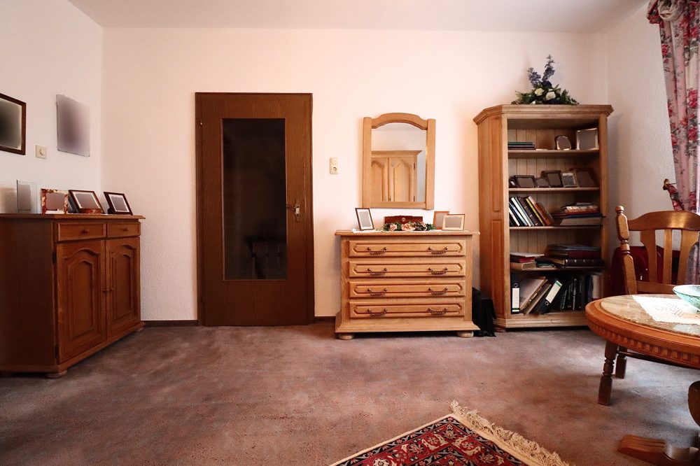 Immobilienangebot - Mönchengladbach / Neuwerk - Alle - MG-Neuwerk: gepflegtes und geräumiges Reihenmittelhaus mit 2 Stellplätzen und großem Garten!
