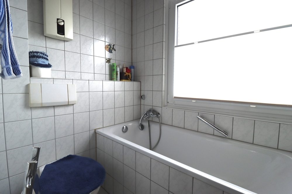 Immobilienangebot - Mönchengladbach / Neuwerk - Alle - MG-Neuwerk: gepflegtes und geräumiges Reihenmittelhaus mit 2 Stellplätzen und großem Garten!