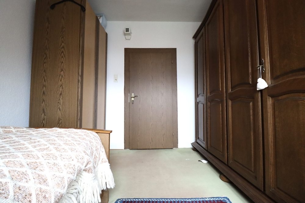 Immobilienangebot - Mönchengladbach / Neuwerk - Alle - MG-Neuwerk: gepflegtes und geräumiges Reihenmittelhaus mit 2 Stellplätzen und großem Garten!