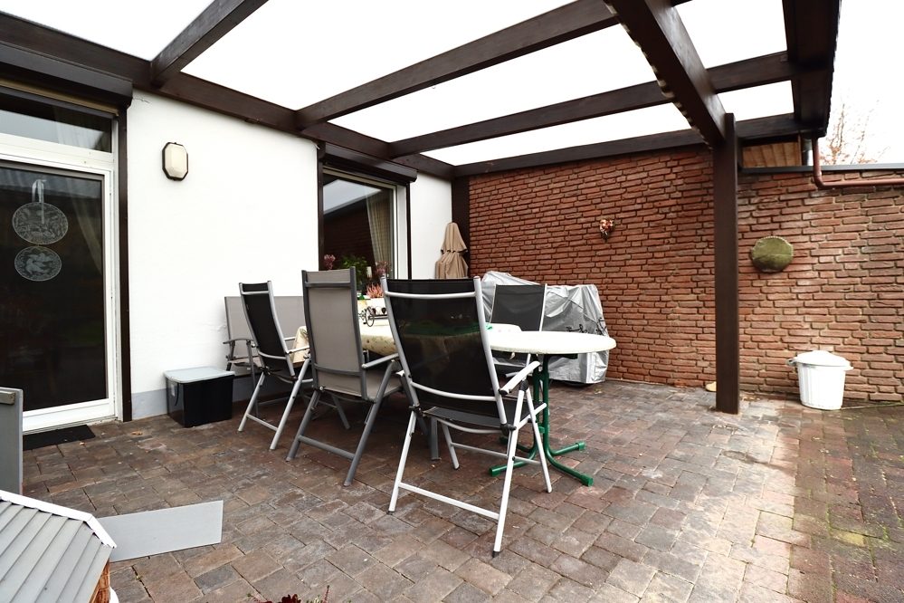 Immobilienangebot - Mönchengladbach / Neuwerk - Alle - MG-Neuwerk: gepflegtes und geräumiges Reihenmittelhaus mit 2 Stellplätzen und großem Garten!