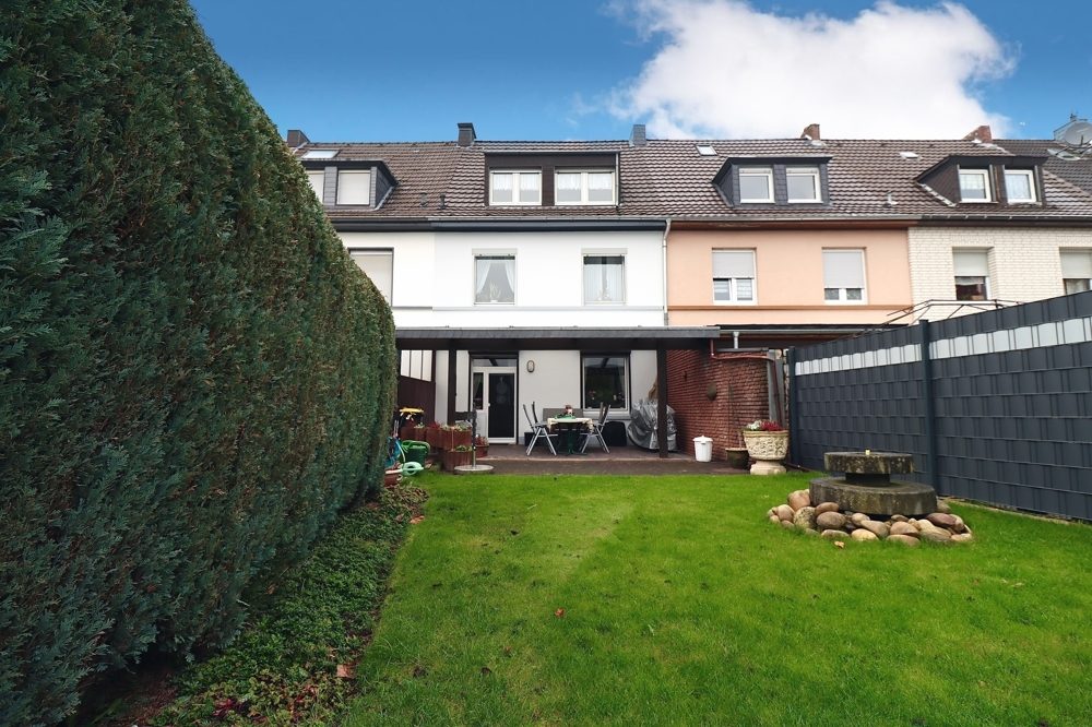 Immobilienangebot - Mönchengladbach / Neuwerk - Alle - MG-Neuwerk: gepflegtes und geräumiges Reihenmittelhaus mit 2 Stellplätzen und großem Garten!