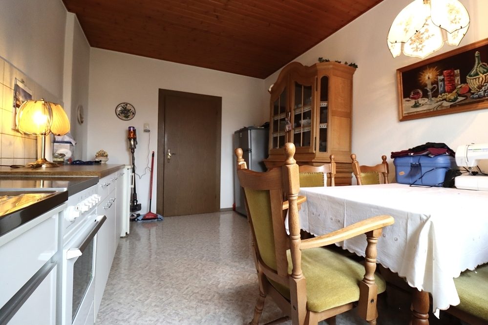 Immobilienangebot - Mönchengladbach / Neuwerk - Alle - MG-Neuwerk: gepflegtes und geräumiges Reihenmittelhaus mit 2 Stellplätzen und großem Garten!