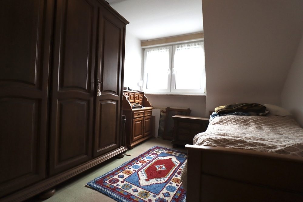 Immobilienangebot - Mönchengladbach / Neuwerk - Alle - MG-Neuwerk: gepflegtes und geräumiges Reihenmittelhaus mit 2 Stellplätzen und großem Garten!