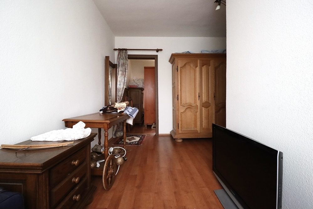 Immobilienangebot - Mönchengladbach / Neuwerk - Alle - MG-Neuwerk: gepflegtes und geräumiges Reihenmittelhaus mit 2 Stellplätzen und großem Garten!