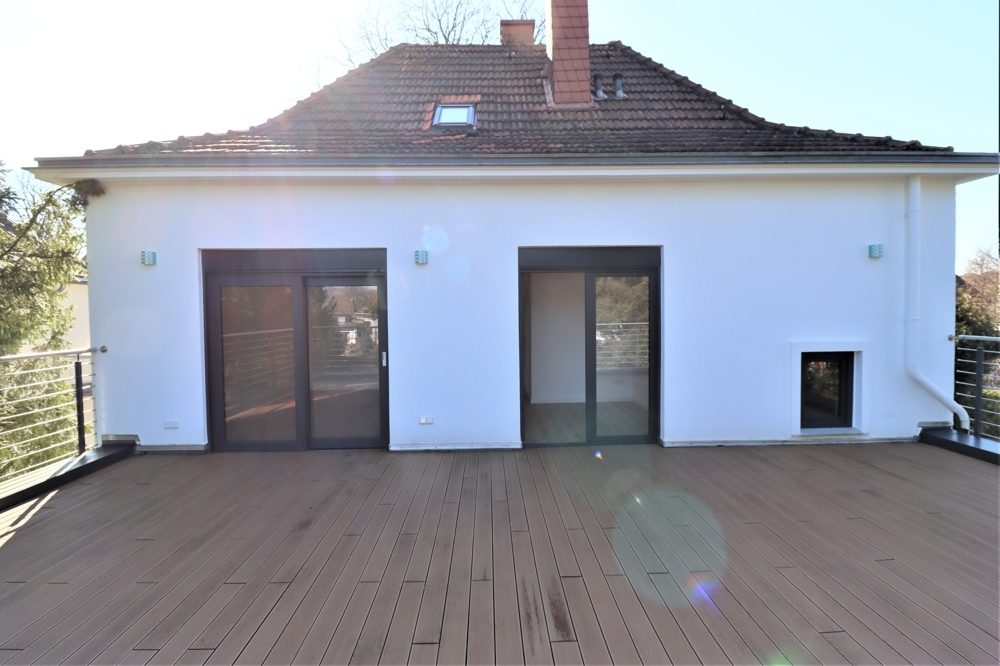 Immobilienangebot - Ratingen - Alle - Ratingen: umfangreich modernisierte Familienvillla mit Innenpool, Terrasse und riesigem Garten