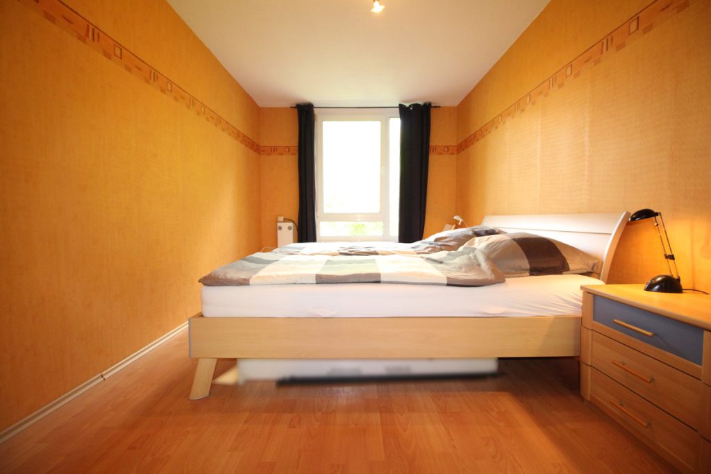 Immobilienangebot - Düsseldorf - Alle - Unterrath: gut geschnittene 3-Zimmer im 1.OG mit EBK, TG-Stellplatz und Balkon in ruhiger Lage