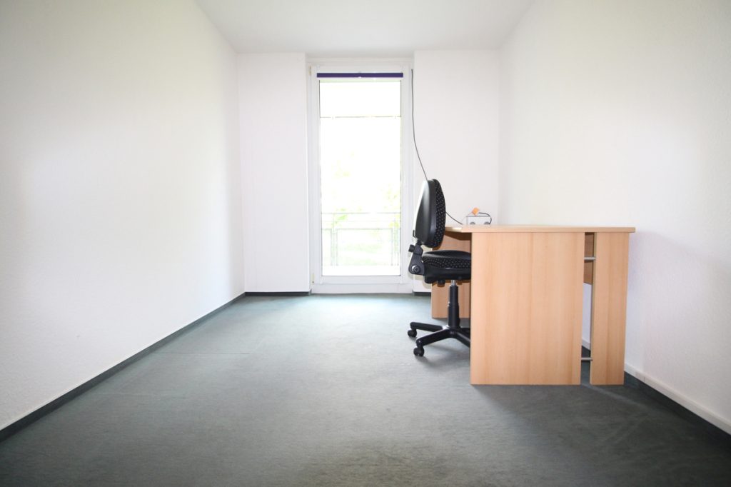 Immobilienangebot - Düsseldorf - Alle - Unterrath: gut geschnittene 3-Zimmer im 1.OG mit EBK, TG-Stellplatz und Balkon in ruhiger Lage