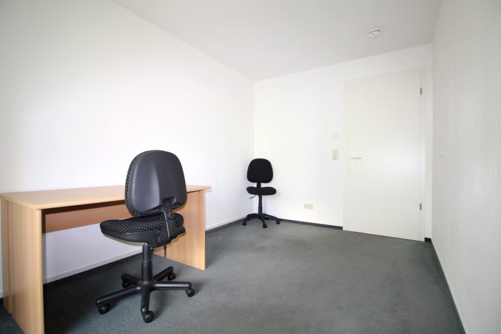 Immobilienangebot - Düsseldorf - Alle - Unterrath: gut geschnittene 3-Zimmer im 1.OG mit EBK, TG-Stellplatz und Balkon in ruhiger Lage