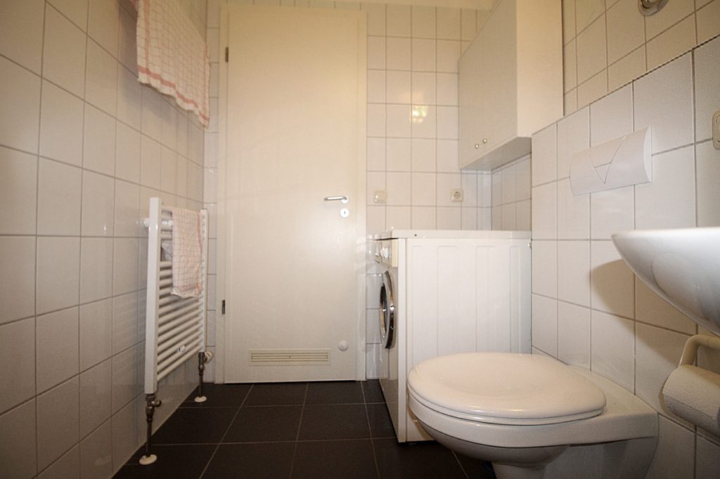 Immobilienangebot - Düsseldorf - Alle - Unterrath: gut geschnittene 3-Zimmer im 1.OG mit EBK, TG-Stellplatz und Balkon in ruhiger Lage