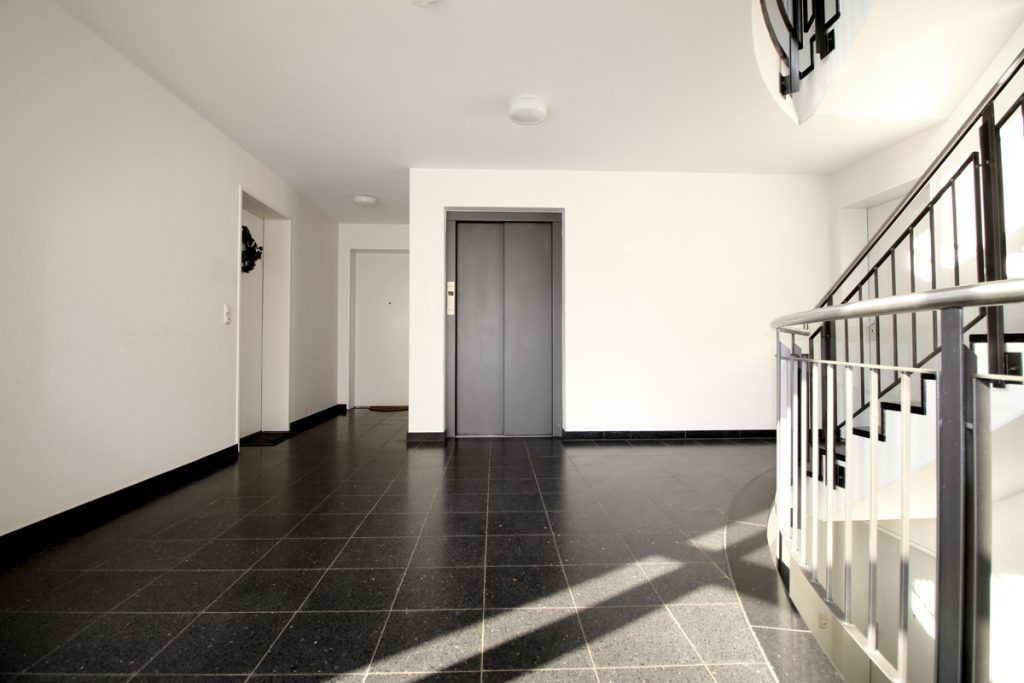 Immobilienangebot - Düsseldorf - Alle - Unterrath: gut geschnittene 3-Zimmer im 1.OG mit EBK, TG-Stellplatz und Balkon in ruhiger Lage