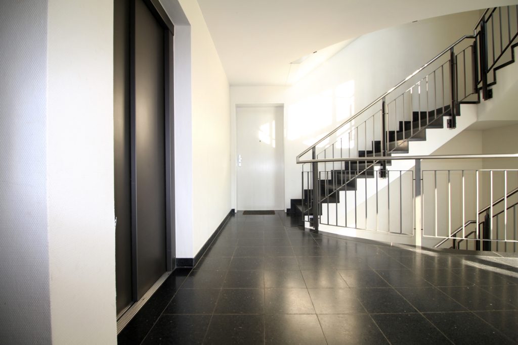 Immobilienangebot - Düsseldorf - Alle - Unterrath: gut geschnittene 3-Zimmer im 1.OG mit EBK, TG-Stellplatz und Balkon in ruhiger Lage