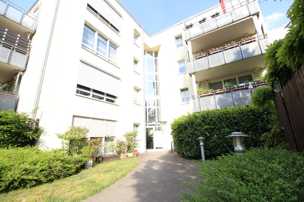 Immobilienangebot - Düsseldorf - Alle - Unterrath: gut geschnittene 3-Zimmer im 1.OG mit EBK, TG-Stellplatz und Balkon in ruhiger Lage
