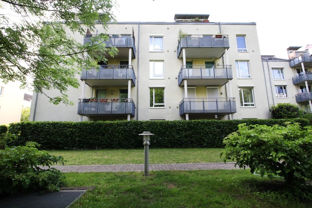 Immobilienangebot - Düsseldorf - Alle - Unterrath: gut geschnittene 3-Zimmer im 1.OG mit EBK, TG-Stellplatz und Balkon in ruhiger Lage
