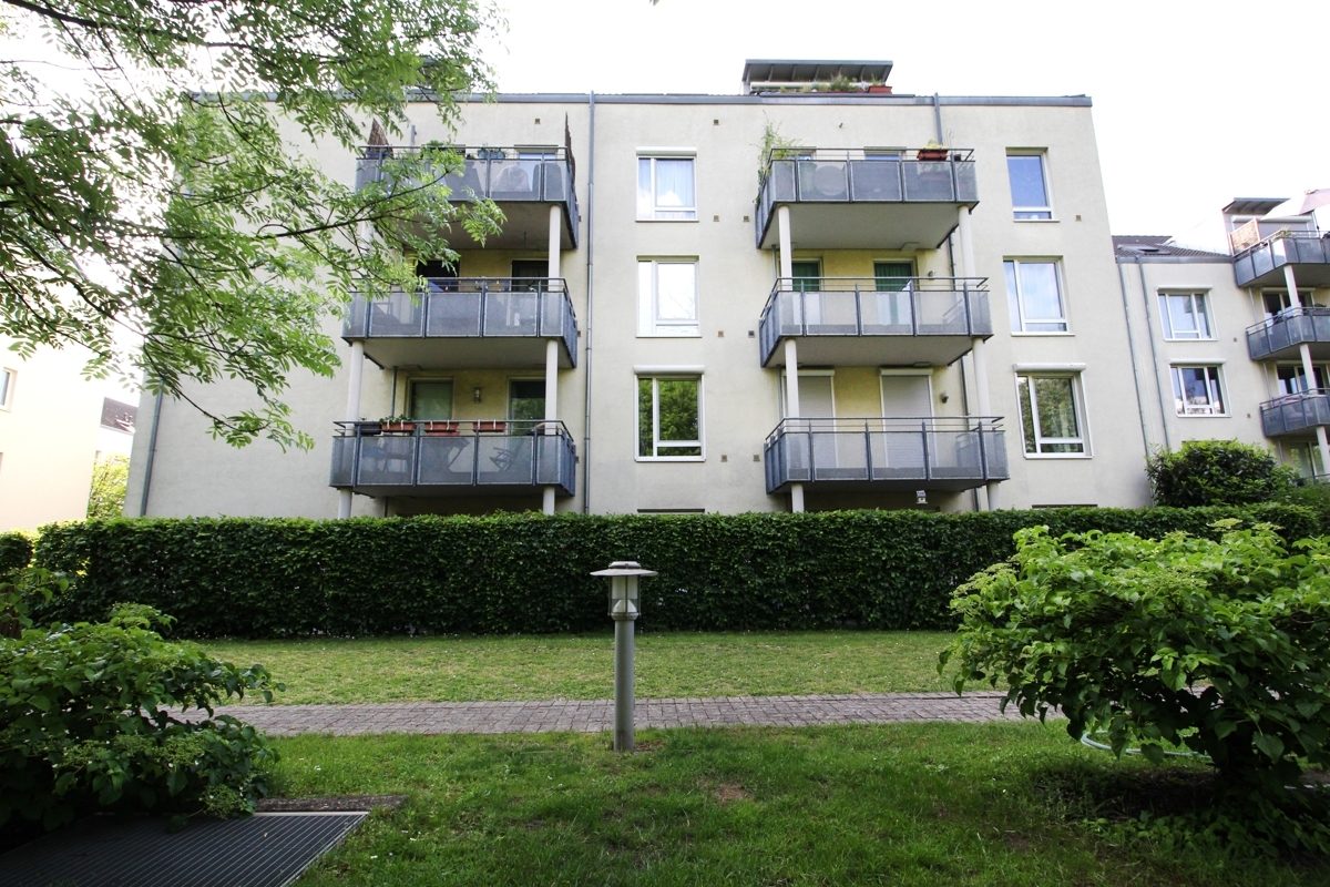 Immobilienangebot - Düsseldorf - Alle - Unterrath: gut geschnittene 3-Zimmer im 1.OG mit EBK, TG-Stellplatz und Balkon in ruhiger Lage