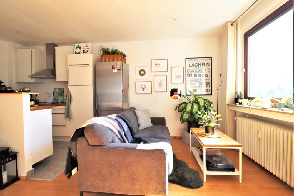Immobilienangebot - Düsseldorf - Alle - Wersten: gut geschnittene und vermietete 2-Zimmer ETW mit Balkon und Garage in guter Lage
