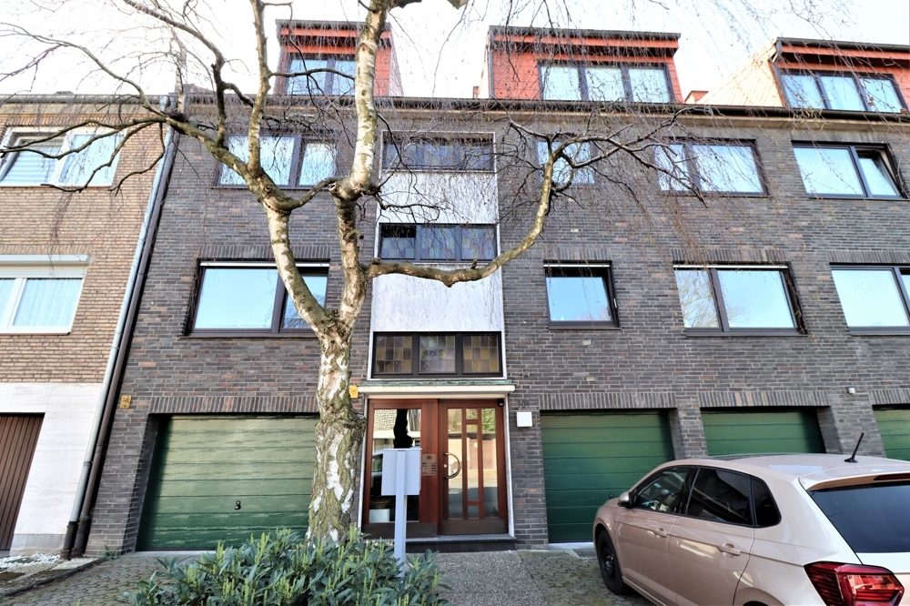 Immobilienangebot - Düsseldorf - Alle - Wersten: gut geschnittene und vermietete 2-Zimmer ETW mit Balkon und Garage in guter Lage