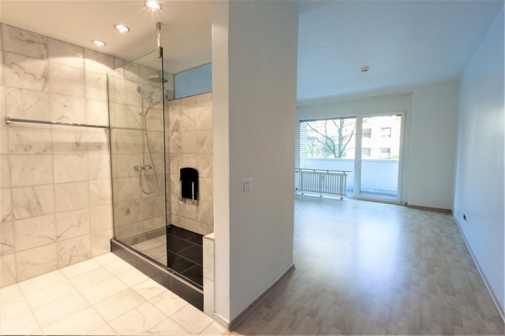 Immobilienangebot - Düsseldorf - Alle - Golzheim: hochwertige und repräsentative 2-Zimmer Wohnung mit großer Terrasse in bester Lage!