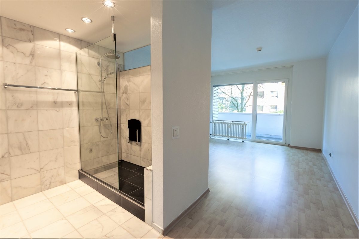 Immobilienangebot - Düsseldorf - Alle - Golzheim: hochwertige und repräsentative 2-Zimmer Wohnung mit großer Terrasse in bester Lage!