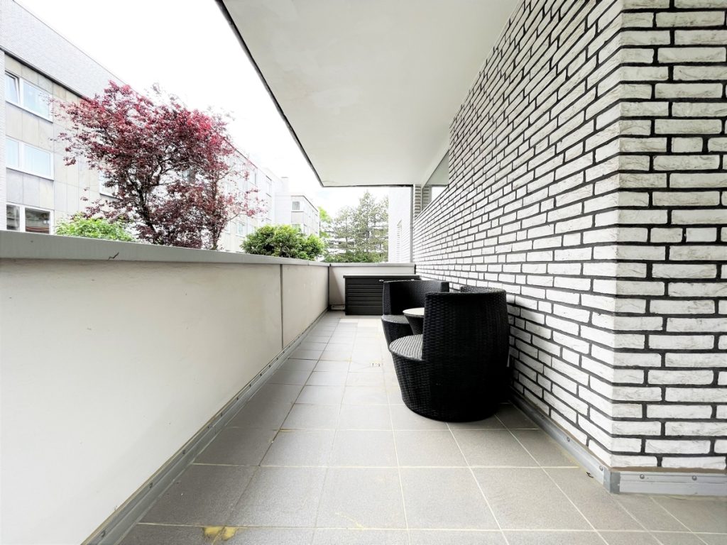 Immobilienangebot - Düsseldorf - Alle - Golzheim: hochwertige und repräsentative 2-Zimmer Wohnung mit großer Terrasse in bester Lage!