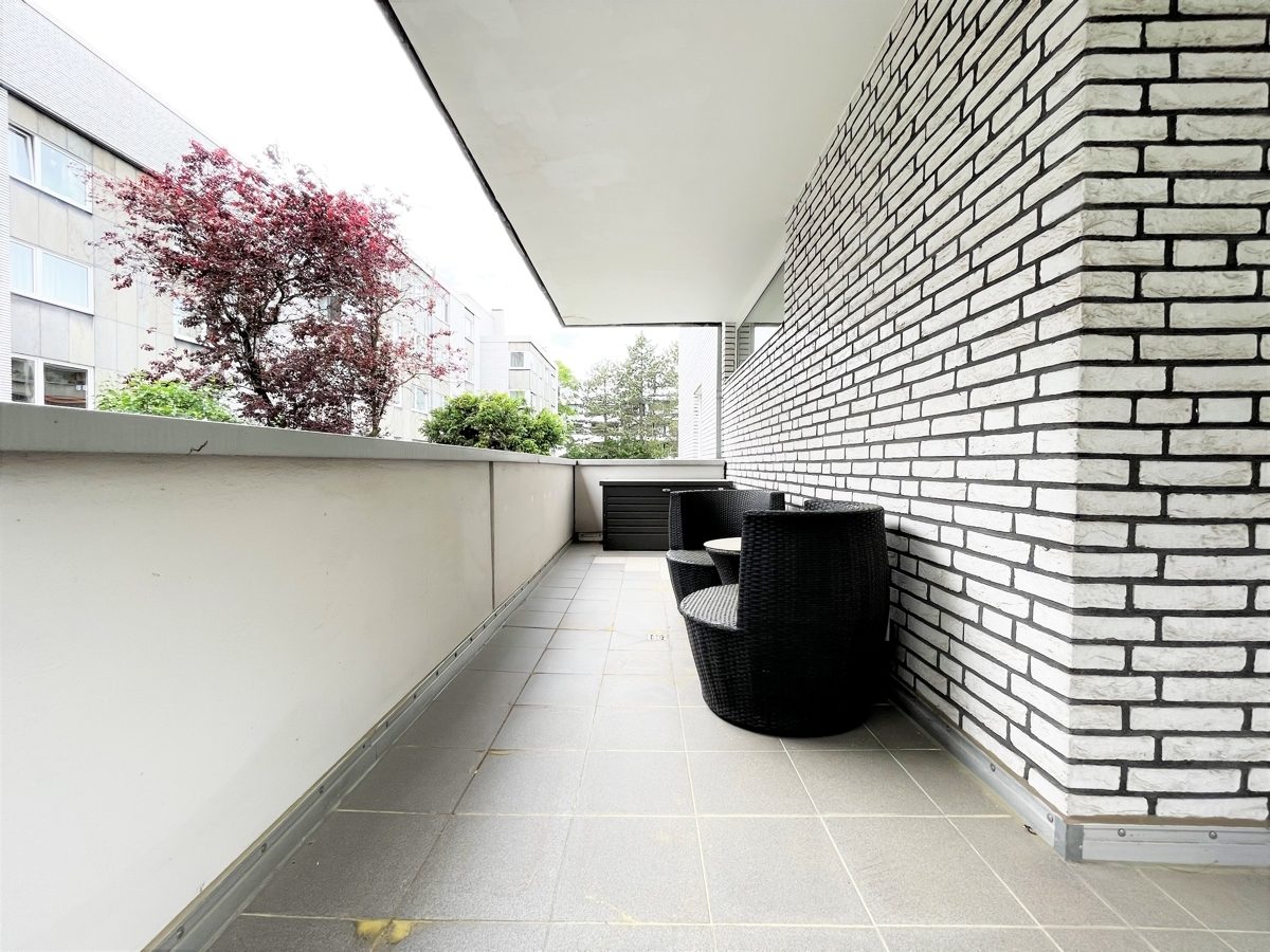 Immobilienangebot - Düsseldorf - Alle - Golzheim: hochwertige und repräsentative 2-Zimmer Wohnung mit großer Terrasse in bester Lage!