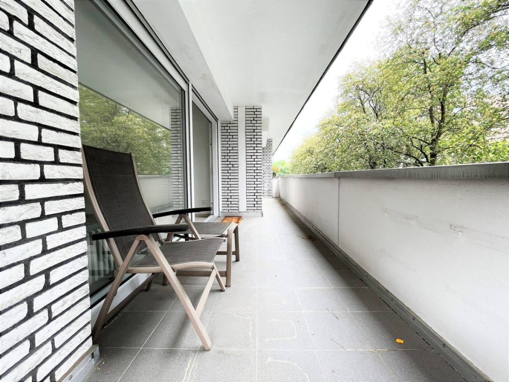 Immobilienangebot - Düsseldorf - Alle - Golzheim: hochwertige und repräsentative 2-Zimmer Wohnung mit großer Terrasse in bester Lage!