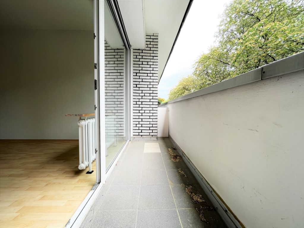 Immobilienangebot - Düsseldorf - Alle - Golzheim: hochwertige und repräsentative 2-Zimmer Wohnung mit großer Terrasse in bester Lage!