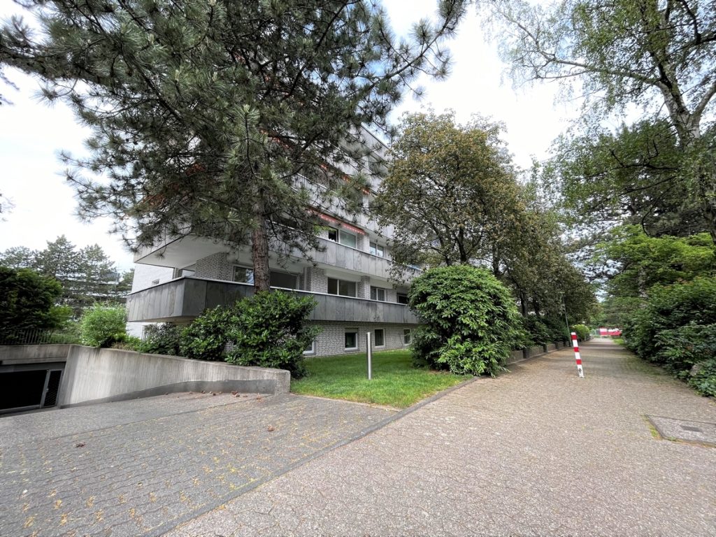 Immobilienangebot - Düsseldorf - Alle - Golzheim: hochwertige und repräsentative 2-Zimmer Wohnung mit großer Terrasse in bester Lage!