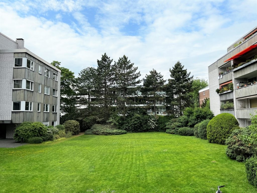 Immobilienangebot - Düsseldorf - Alle - Golzheim: hochwertige und repräsentative 2-Zimmer Wohnung mit großer Terrasse in bester Lage!