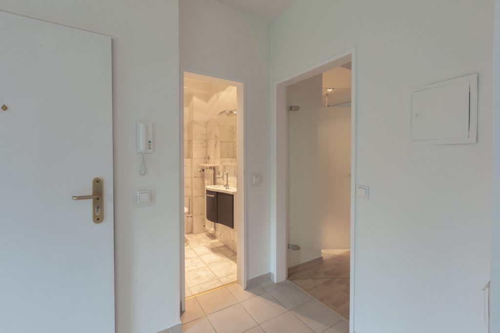 Immobilienangebot - Düsseldorf - Alle - Golzheim: hochwertige und repräsentative 2-Zimmer Wohnung mit großer Terrasse in bester Lage!