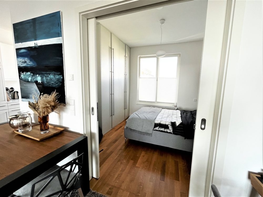 Immobilienangebot - Düsseldorf / Heerdt - Alle - "Heinrich Heine Gärten": repräsentative  und lichtdurchflutete 2-Zimmer Wohnung mit großem Balkon