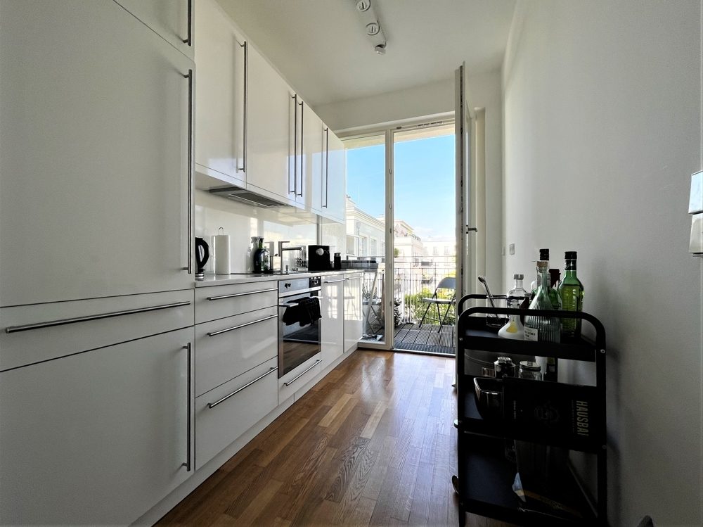 Immobilienangebot - Düsseldorf / Heerdt - Alle - "Heinrich Heine Gärten": repräsentative  und lichtdurchflutete 2-Zimmer Wohnung mit großem Balkon