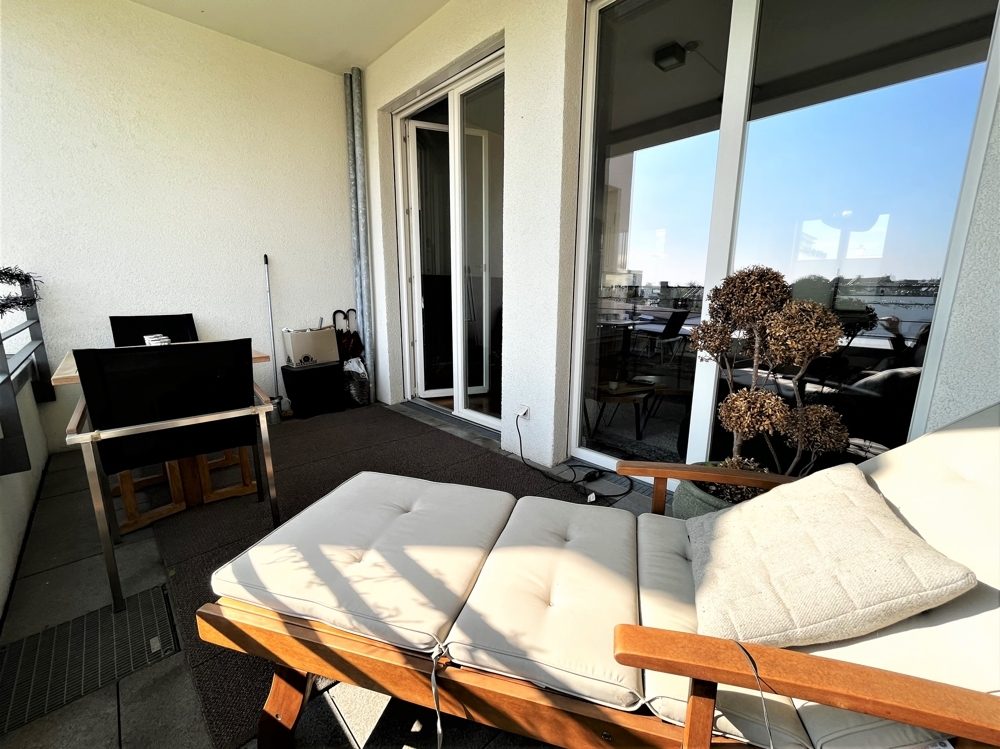 Immobilienangebot - Düsseldorf / Heerdt - Alle - "Heinrich Heine Gärten": repräsentative  und lichtdurchflutete 2-Zimmer Wohnung mit großem Balkon