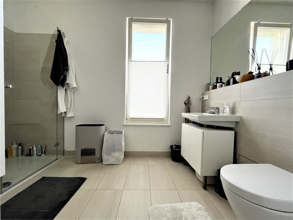 Immobilienangebot - Düsseldorf / Heerdt - Alle - "Heinrich Heine Gärten": repräsentative  und lichtdurchflutete 2-Zimmer Wohnung mit großem Balkon