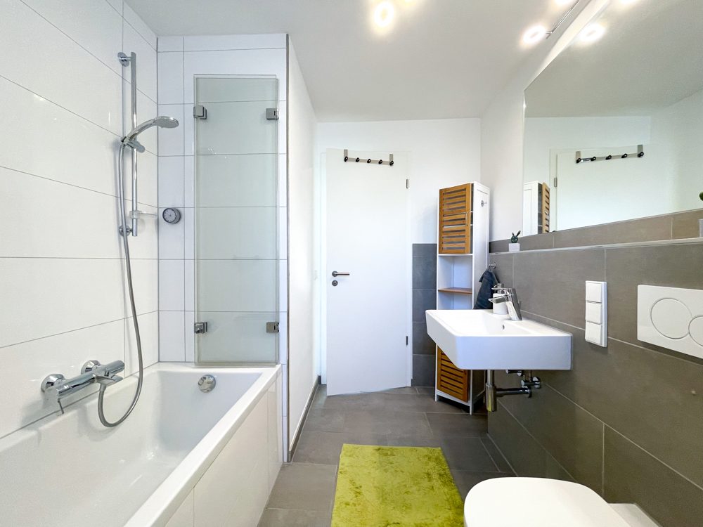 Immobilienangebot - Düsseldorf - Alle - Golzheim: Vollmöblierte, ausgestattete und moderne 3 Zimmer Wohnung mit Balkon