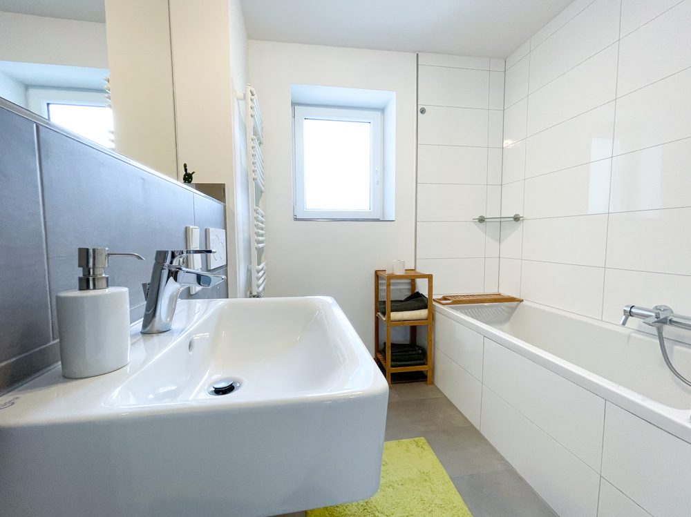 Immobilienangebot - Düsseldorf - Alle - Golzheim: Vollmöblierte, ausgestattete und moderne 3 Zimmer Wohnung mit Balkon