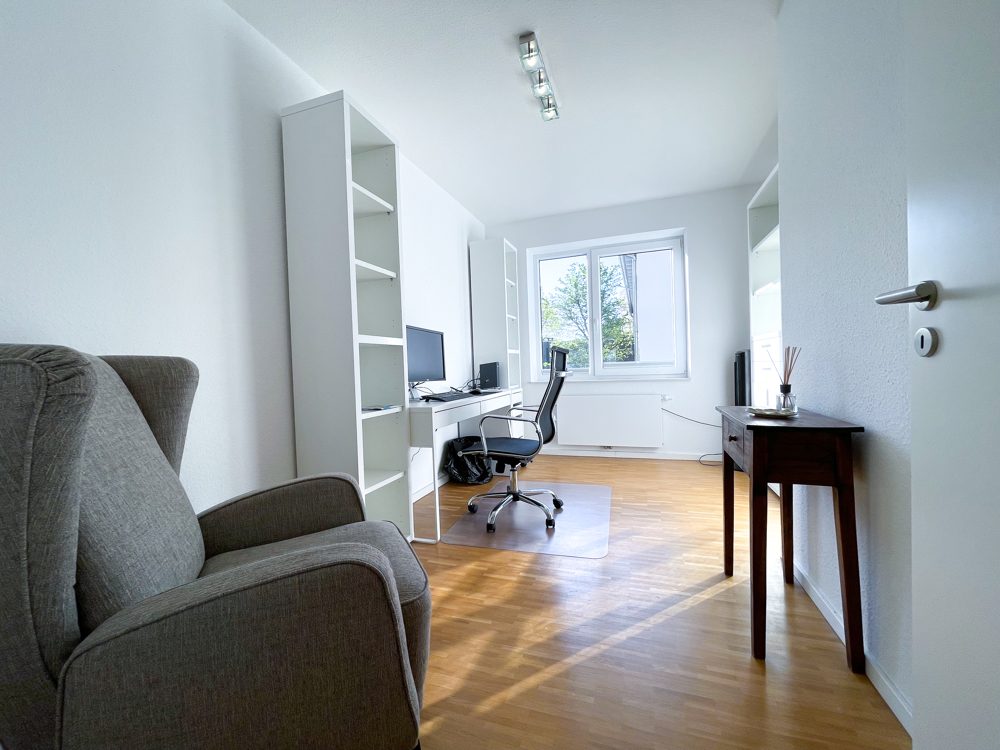 Immobilienangebot - Düsseldorf - Alle - Golzheim: Vollmöblierte, ausgestattete und moderne 3 Zimmer Wohnung mit Balkon